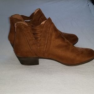 Ankle boots